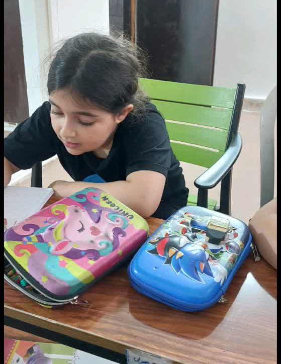 هانیتا دختر بچه ای که از سن 9 سالگی مدیریت کسب و کار را تجربه می کند هانیتا دختر بچه ای که از سن 9 سالگی مدیریت کسب و کار را تجربه می کند