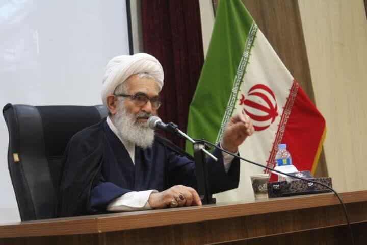 ضرورت انتقال گفتمان امام خمینی به نسل جوان
